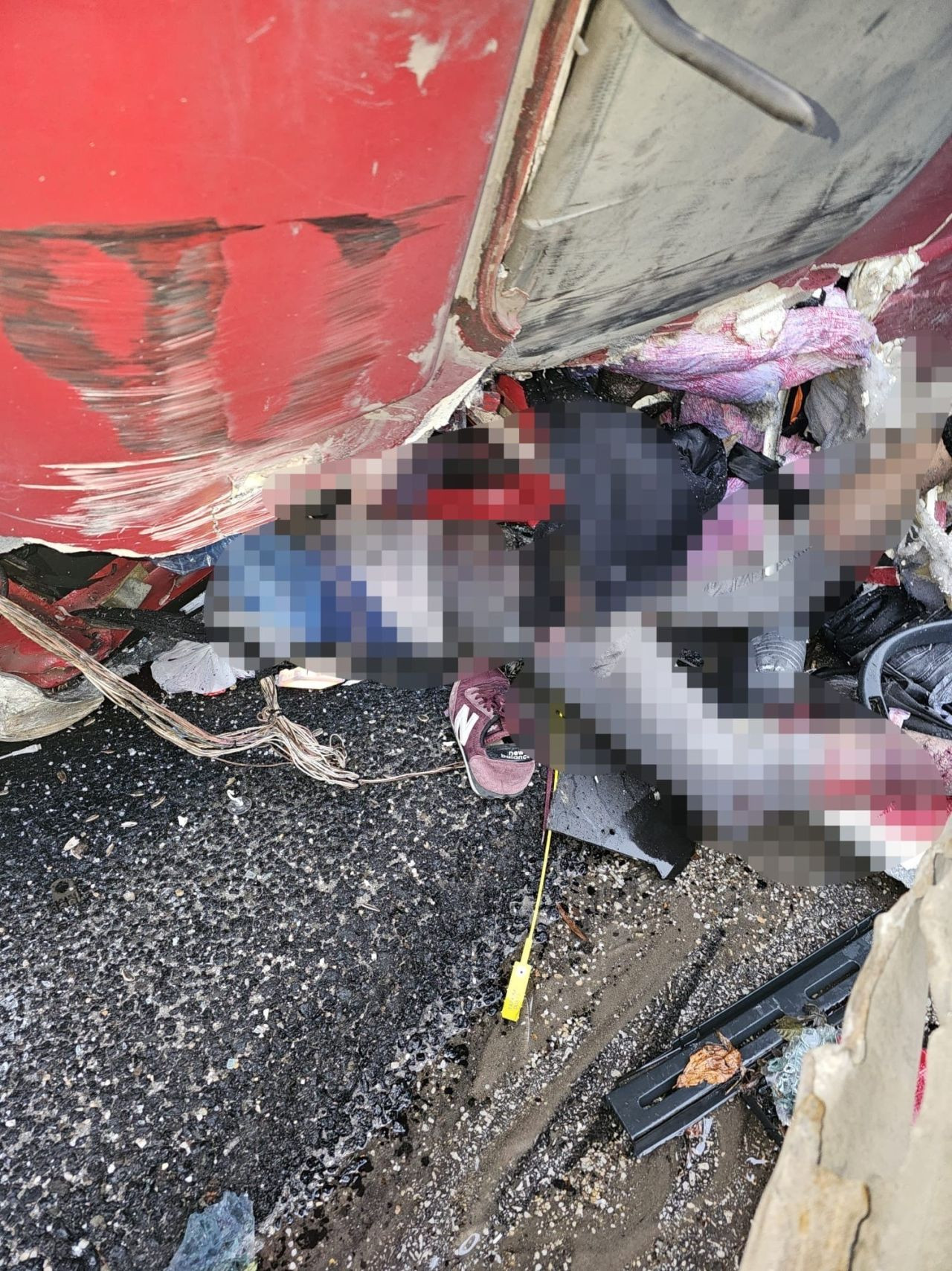 Asit Yüklü Tır Devrildi: 1 Kişi Hayatını Kaybetti - Sayfa 3