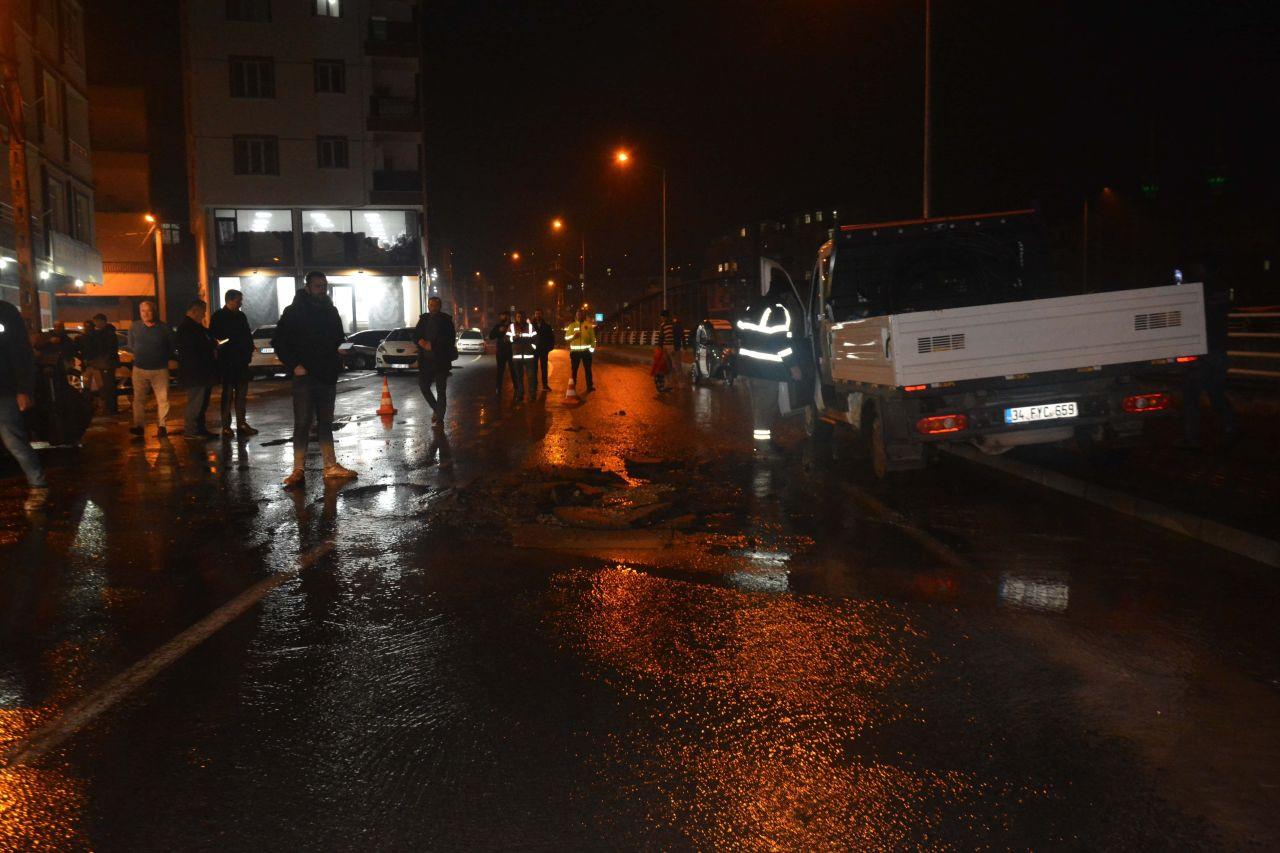 Ordu'da Şebeke Suyu Patladı, Cadde Sular Altında Kaldı - Sayfa 2