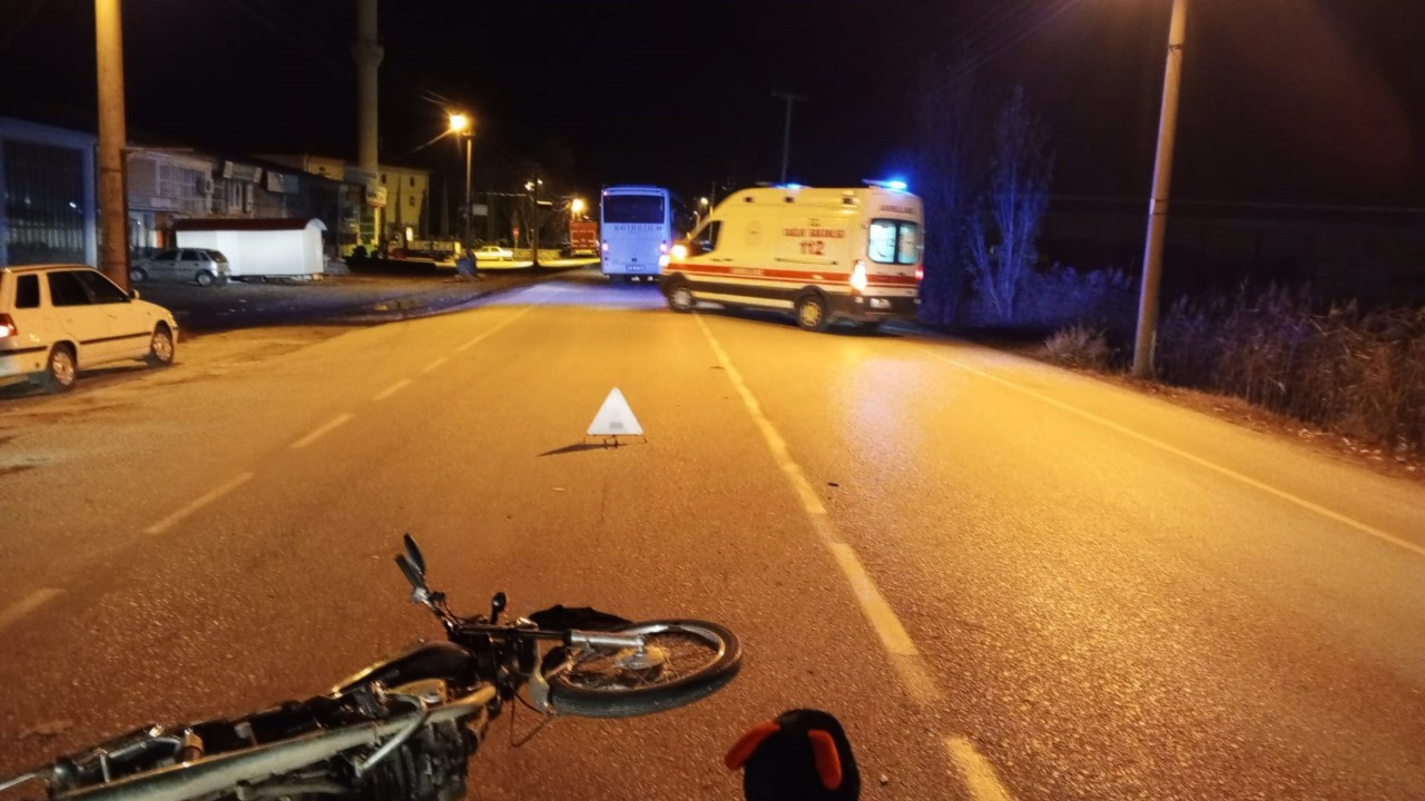 Eğirdir’de Otomobil ve Motosiklet Çarpıştı: 1 Yaralı