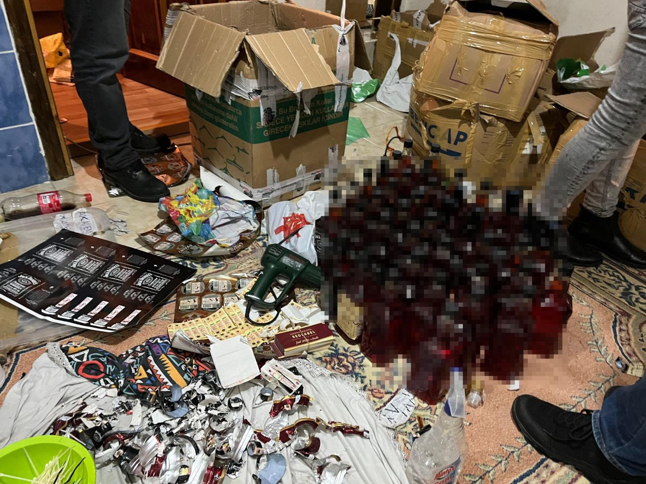 İstanbul’da Kaçak ve Sahte Alkol Operasyonu: 516 Şişe Ele Geçirildi - Sayfa 3