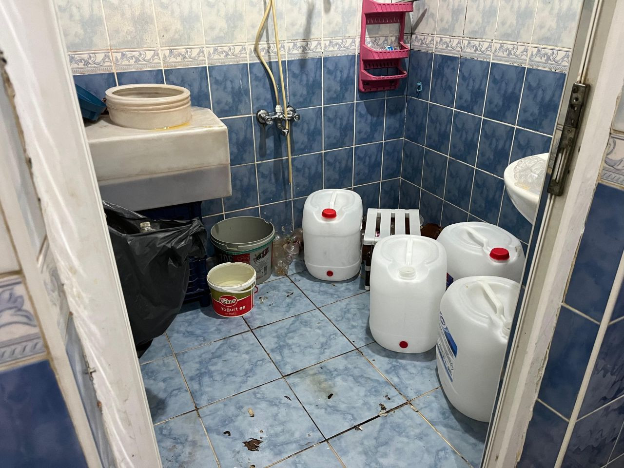 İstanbul’da Kaçak ve Sahte Alkol Operasyonu: 516 Şişe Ele Geçirildi - Sayfa 2