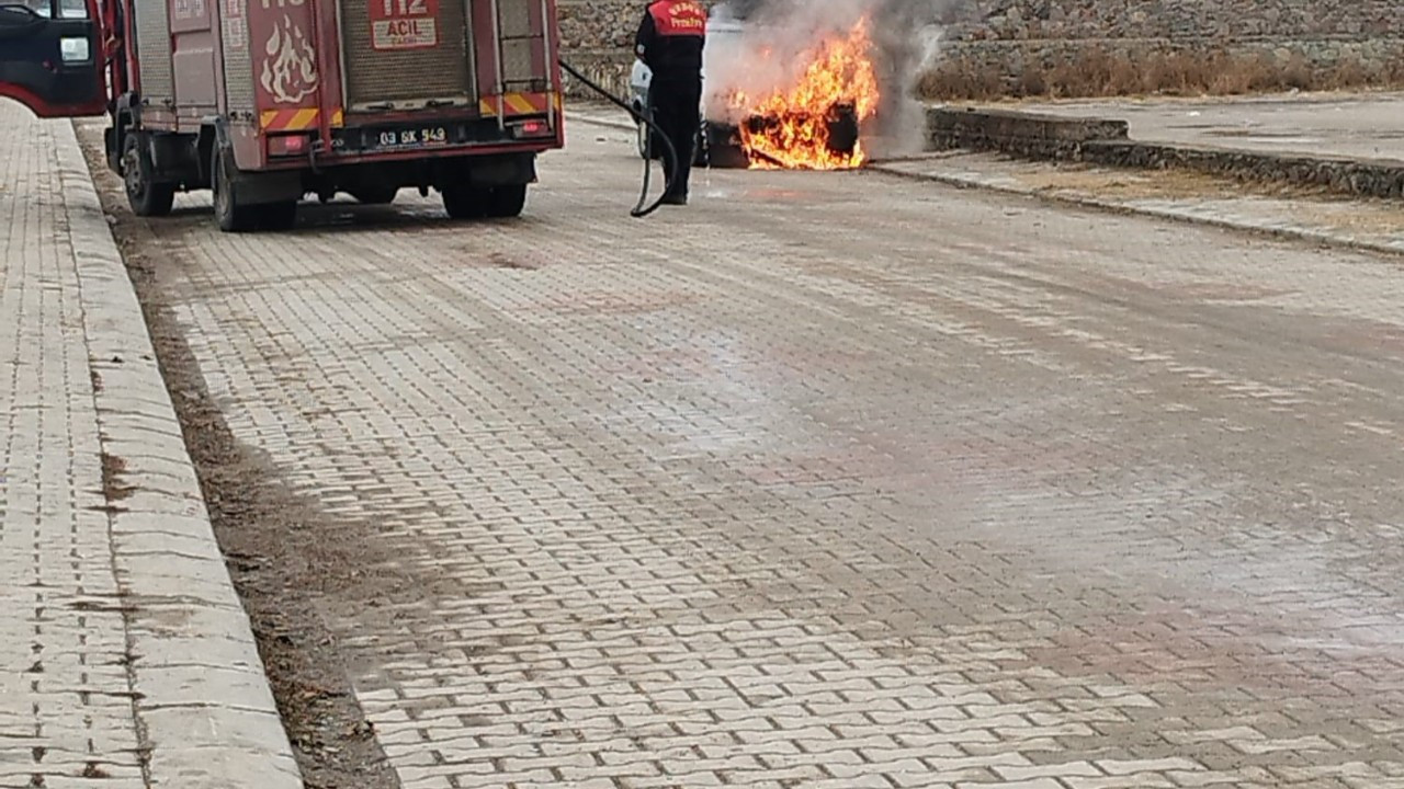 Tofaş Otomobil Alevlere Teslim Oldu