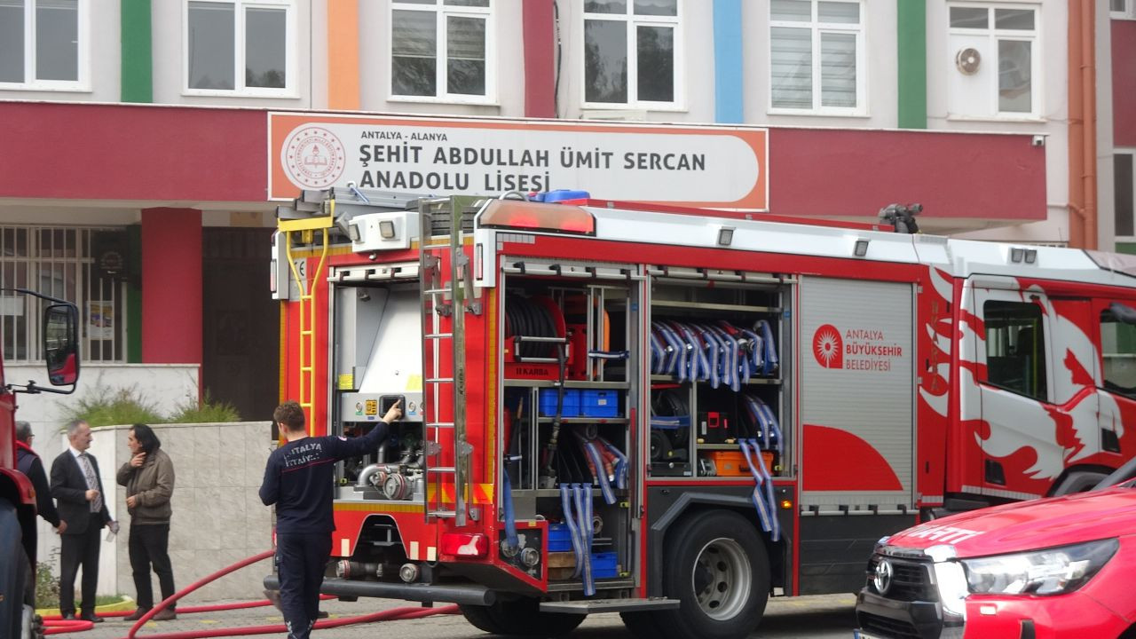 Alanya'da Okulun Trafosu Yandı, Öğrenciler Tahliye Edildi - Sayfa 6
