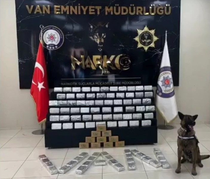Van’da Araç Motorunda 53 Kilo Eroin Ele Geçirildi - Sayfa 1