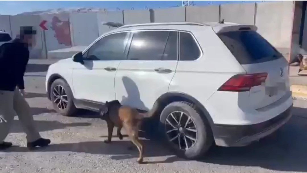 Van’da Araç Motorunda 53 Kilo Eroin Ele Geçirildi - Sayfa 3