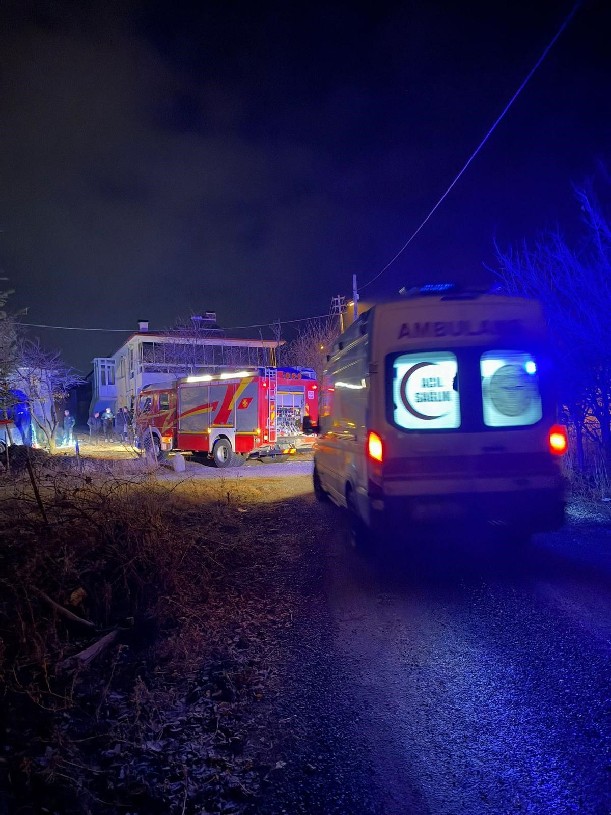 Ankara’da Park Halindeki Tofaş Otomobilin LPG Tesisatı Patladı: Araç Küle Döndü - Sayfa 1