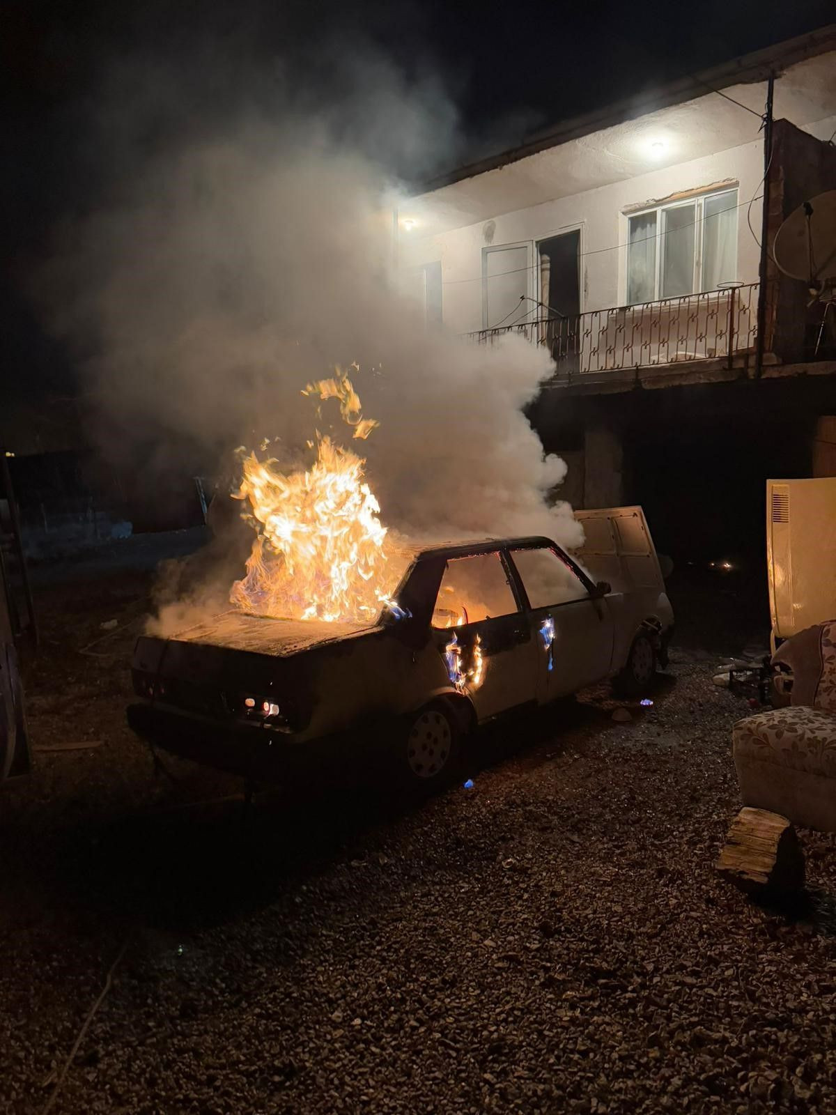 Ankara’da Park Halindeki Tofaş Otomobilin LPG Tesisatı Patladı: Araç Küle Döndü - Sayfa 4