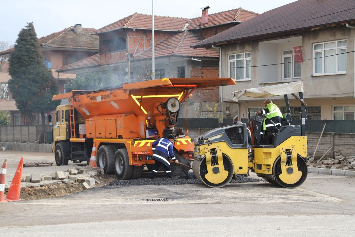 Hendek'te sorunlar tek tek çözülüyor! Mahallelerde çalışmalar devam ediyor! - Sayfa 19