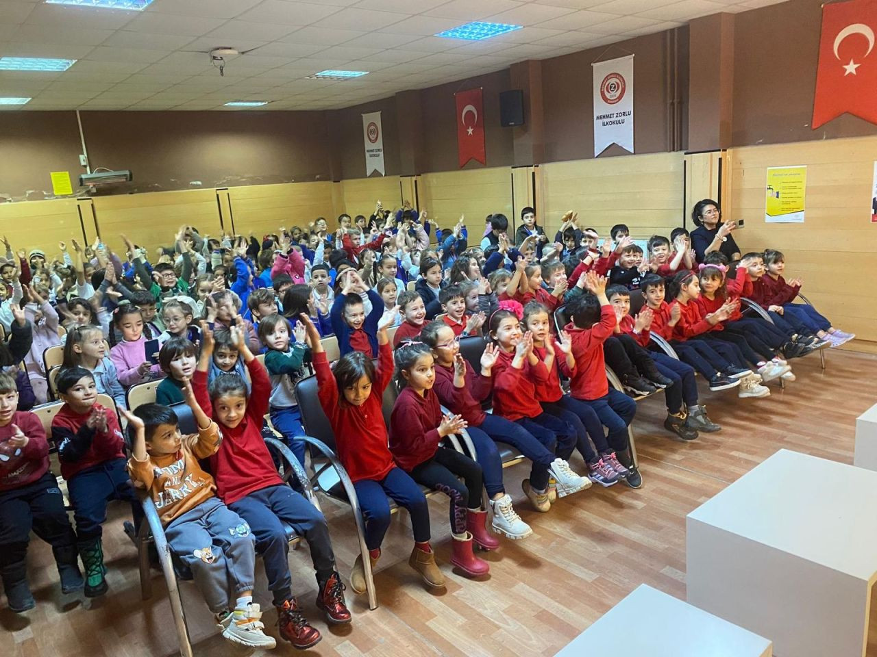 Serdivan Belediyesi' nden "Her Okula Bir Tiyatro" - Sayfa 1