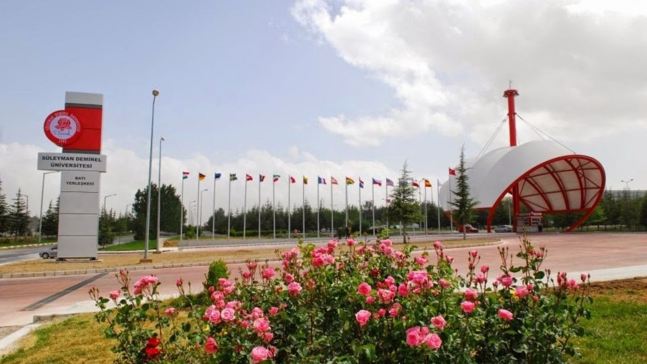 Isparta'da Üniversite Öğrencisi Plastik Tavandan Düşerek Ağır Yaralandı