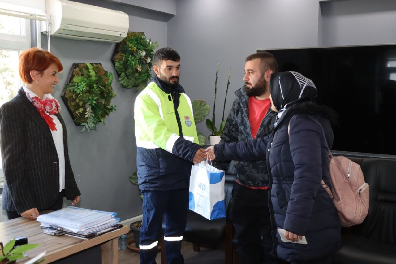 Yalova'da Temizlik Görevlisi Bulduğu Cüzdanı Sahibine Teslim Etti - Sayfa 5