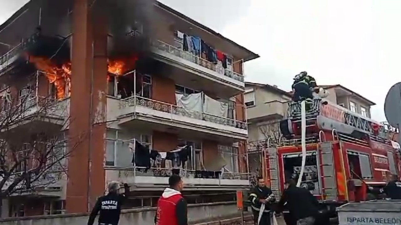 Isparta'da Korku Dolu Anlar: Ev Saniyeler İçinde Alevlere Teslim Oldu