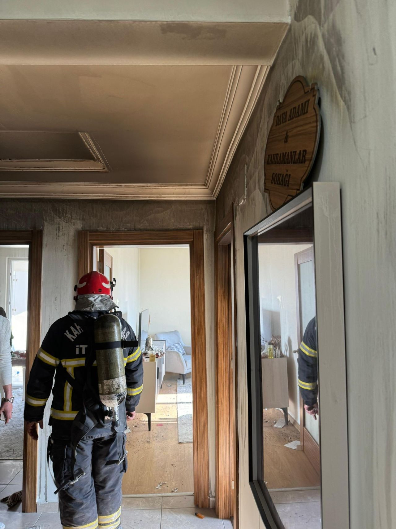 Kahramanmaraş'ta Apartman Yangını: Bir Kişi Dumandan Etkilendi - Sayfa 4