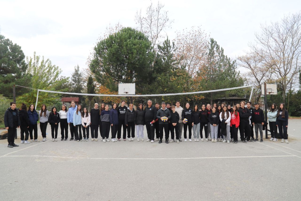 Turgutlu Belediyespor’dan Öğrencilere Spor Teşviki Ve Maç Daveti - Sayfa 1