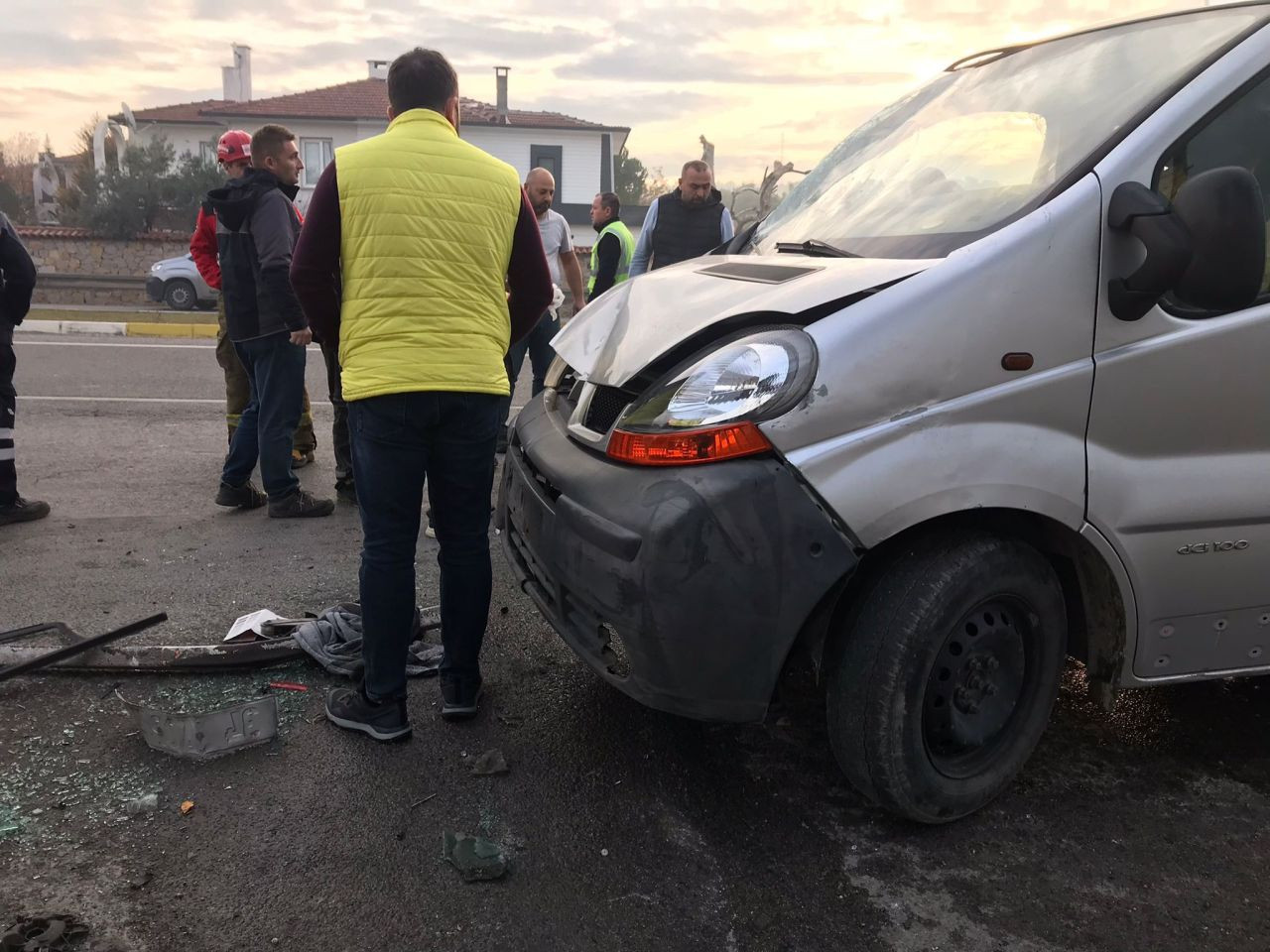 Ayvalık’ta Kamyonet Bahçe Duvarına Çarptı: 1 Yaralı - Sayfa 3