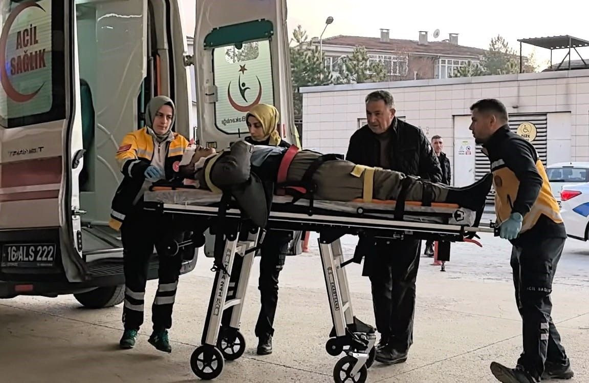 Bursa’da Otomobilin Çarptığı Yaşlı Adam Ağır Yaralandı - Sayfa 1