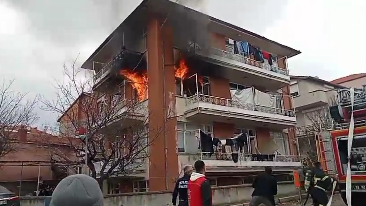 Eşine Kızdı, Çocuğunun Olduğu Evi Ateşe Verdi: Şok İtiraf