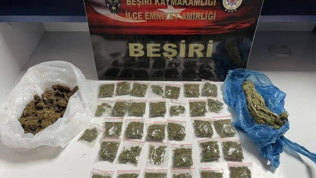 Beşiri'de Uyuşturucu Operasyonu: 157 Gram Kubar Esrar Ele Geçirildi