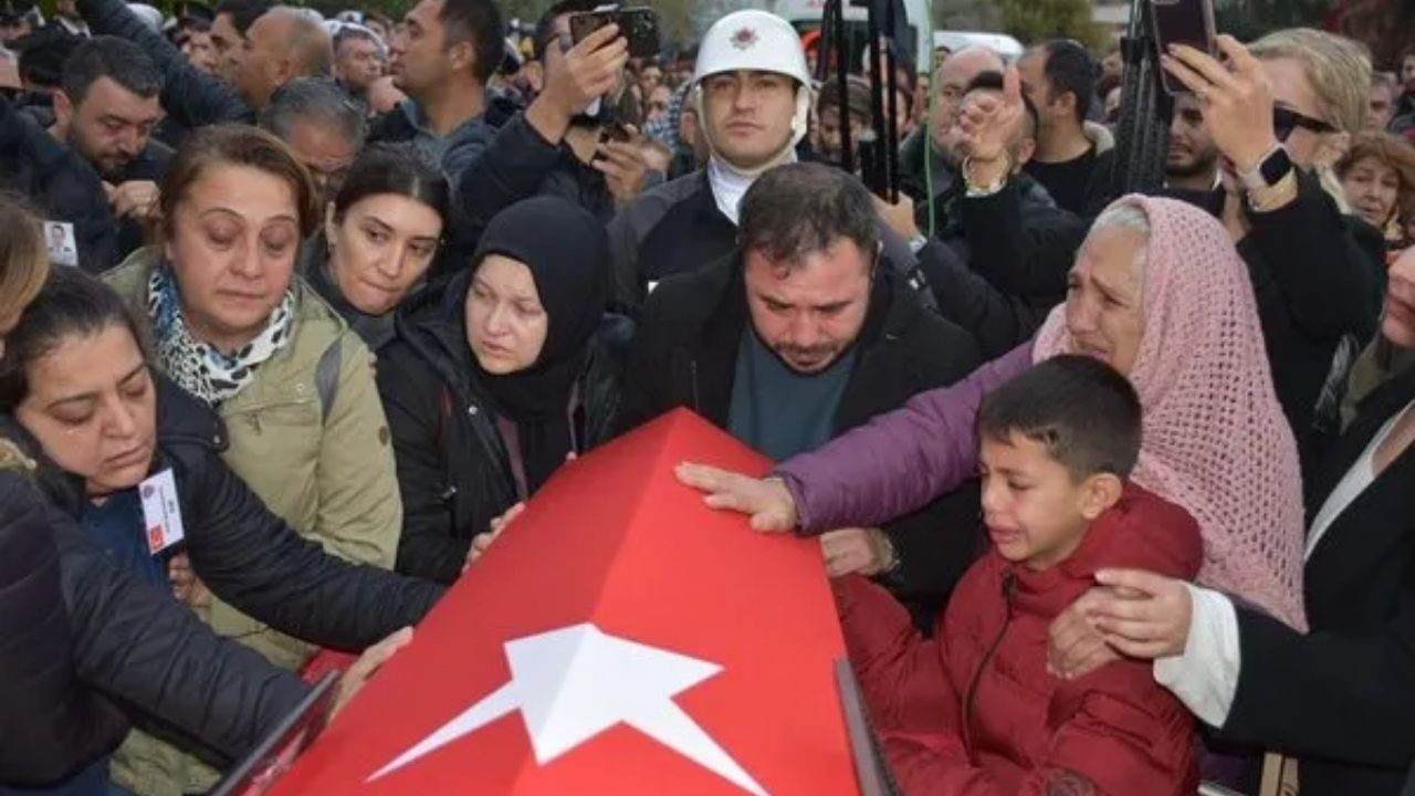 İzmir'de  Şehit Polis Memurunun Cenaze Dönüşünde Kaza Yaparak Hayatını Kaybetti! - Sayfa 2