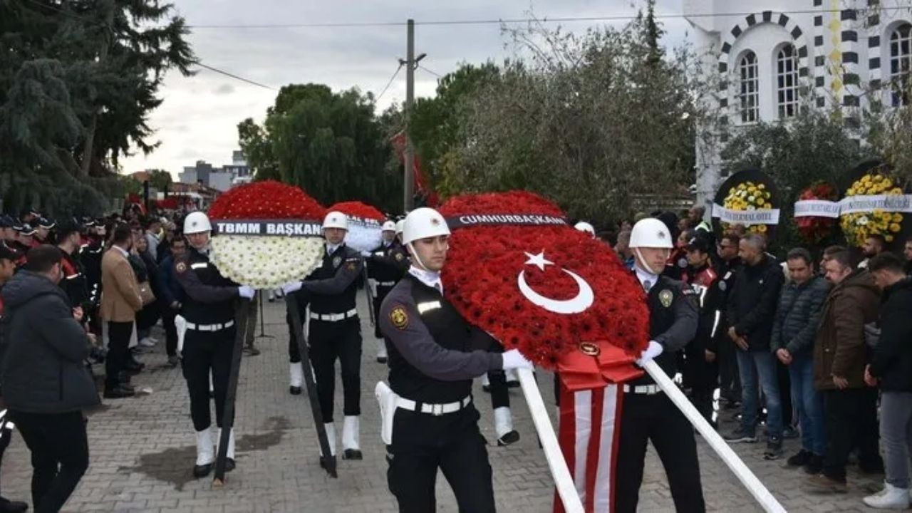 İzmir'de  Şehit Polis Memurunun Cenaze Dönüşünde Kaza Yaparak Hayatını Kaybetti!