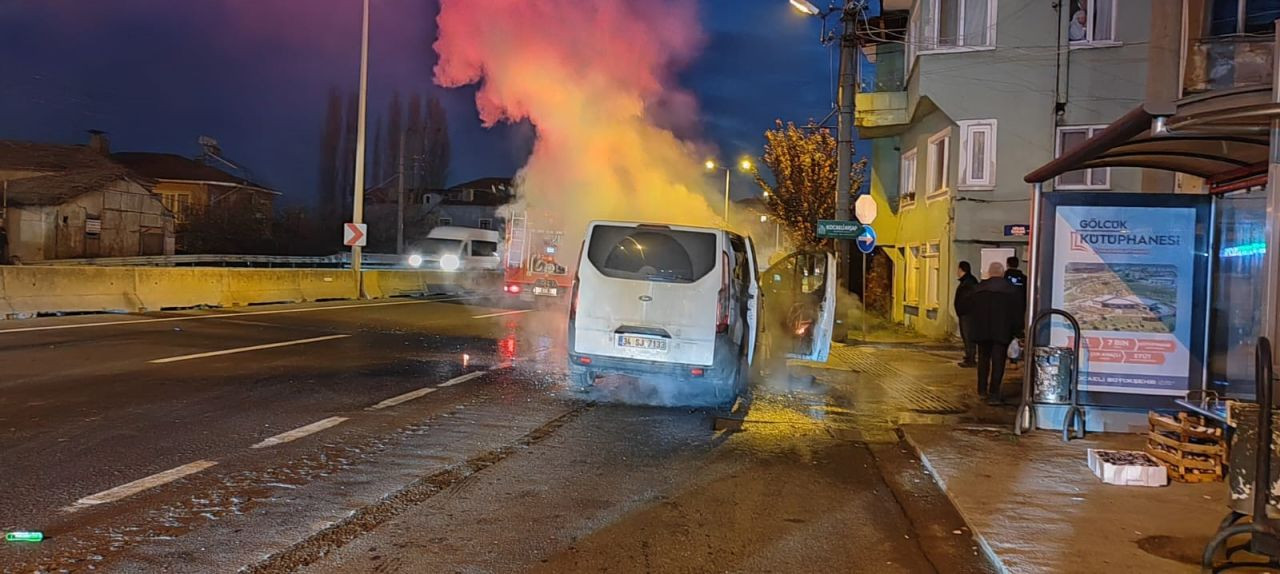 Balık yüklü araç alev topuna döndü! - Sayfa 4