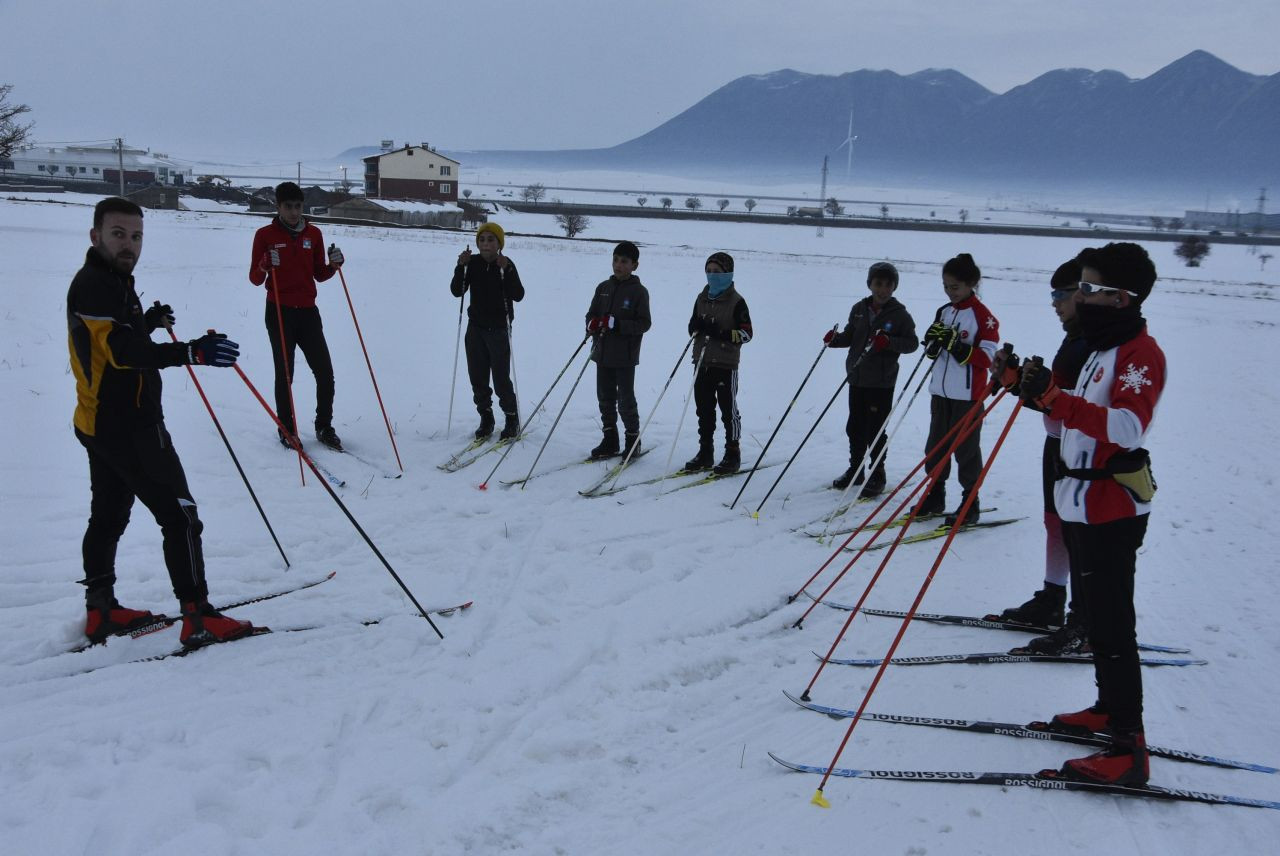 Kayaklı koşu takımı karla antrenmanlarına başladı - Sayfa 8