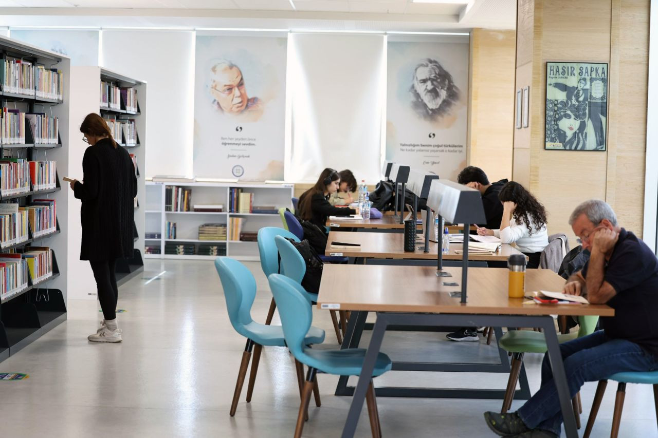 Büyükşehir Kütüphanelerinde Okuma Ve Çalışma Alanlarına Yoğun İlgi - Sayfa 1