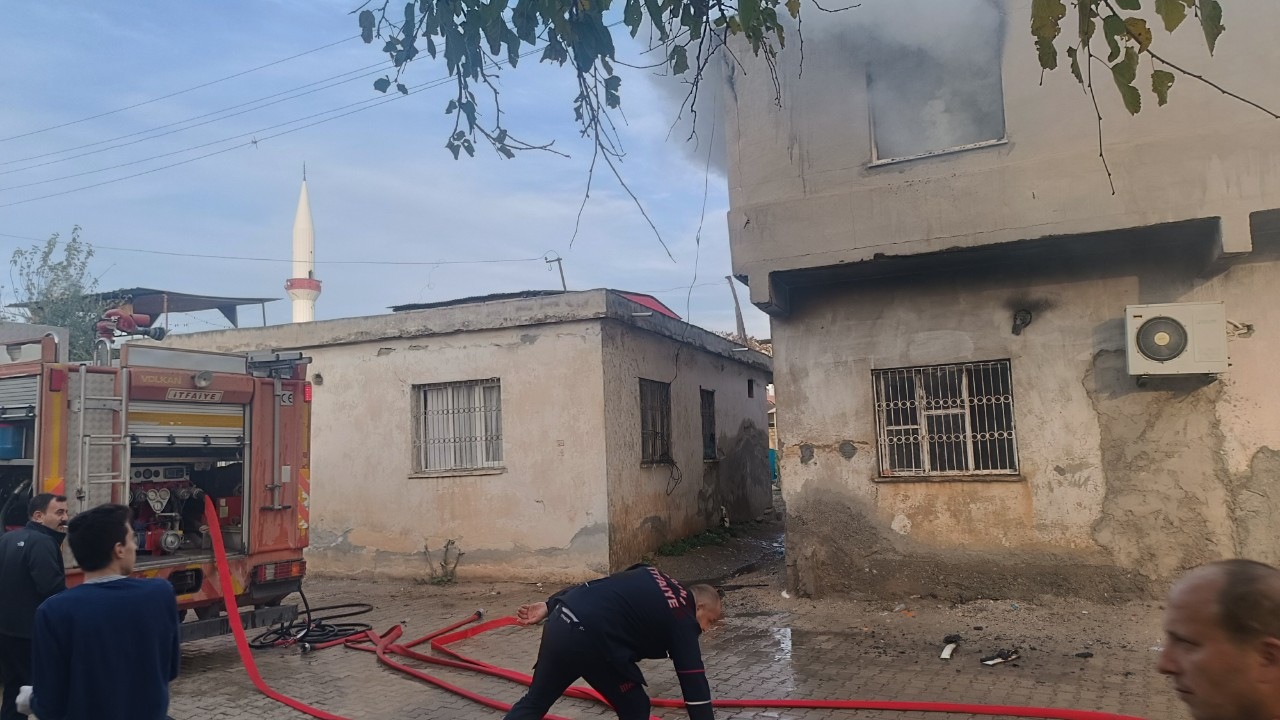 Adana'da Şarja Takılı Tablet Bir Evi Kullanılamaz Hale Getirdi