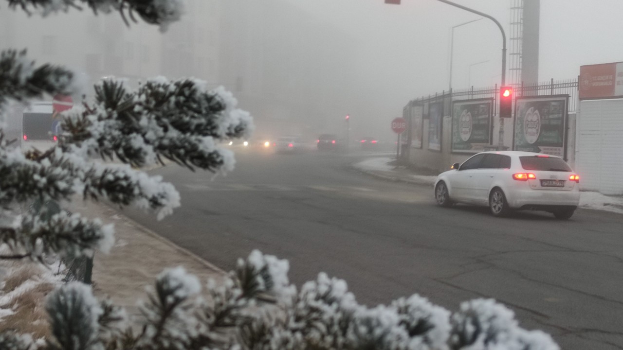 Ardahan’da Soğuk Hava Ve Sis Hayatı Olumsuz Etkiliyor