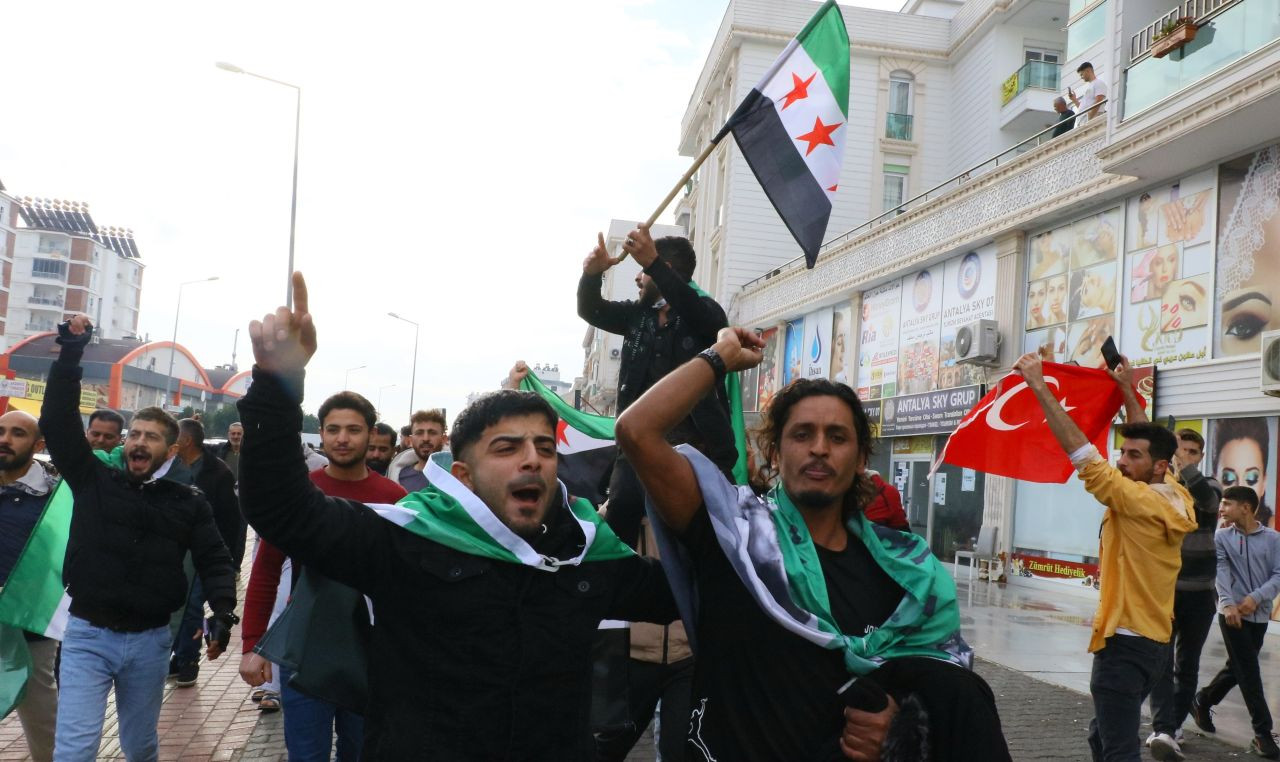 Antalya'daki Suriyeliler Rejimin Yıkılmasını Beyaz Güvercinle Kutladı - Sayfa 3
