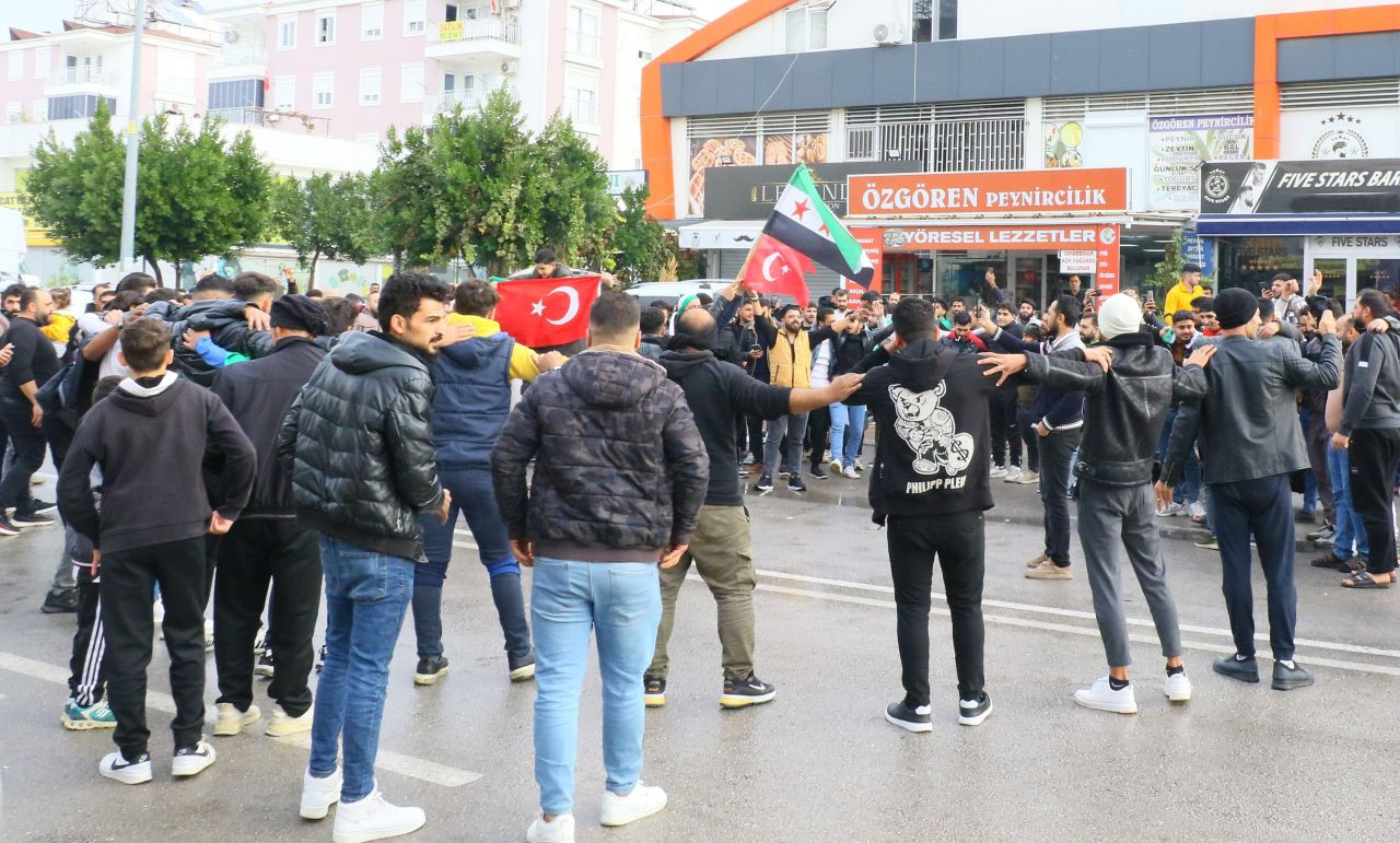 Antalya'daki Suriyeliler Rejimin Yıkılmasını Beyaz Güvercinle Kutladı - Sayfa 6