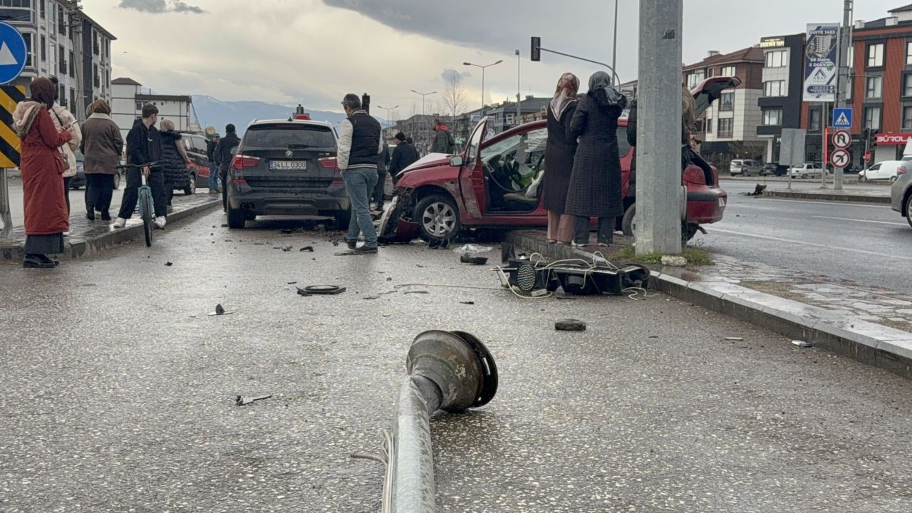 Dönüş Yasağı İhlali Kazaya Sebep Oldu: 1 Yaralı! - Sayfa 5