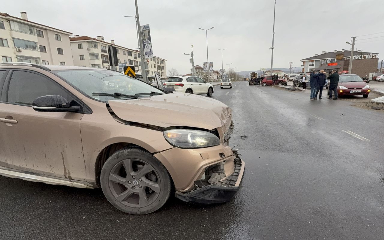 Dönüş Yasağı İhlali Kazaya Sebep Oldu: 1 Yaralı! - Sayfa 2