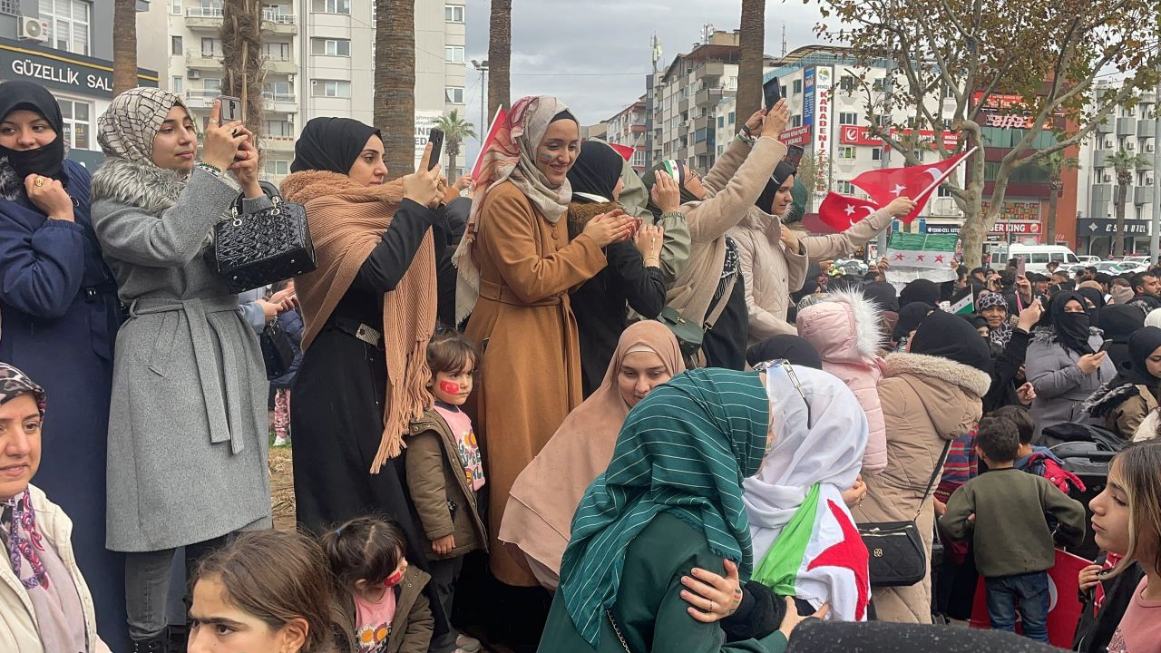 Denizli’de Suriyeliler Esad Rejiminin Düşüşünü Kutladı - Sayfa 3