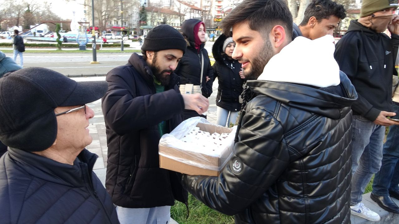 Esad Rejiminin Çöküşü Kütahya’da Coşkuyla Kutlandı - Sayfa 4