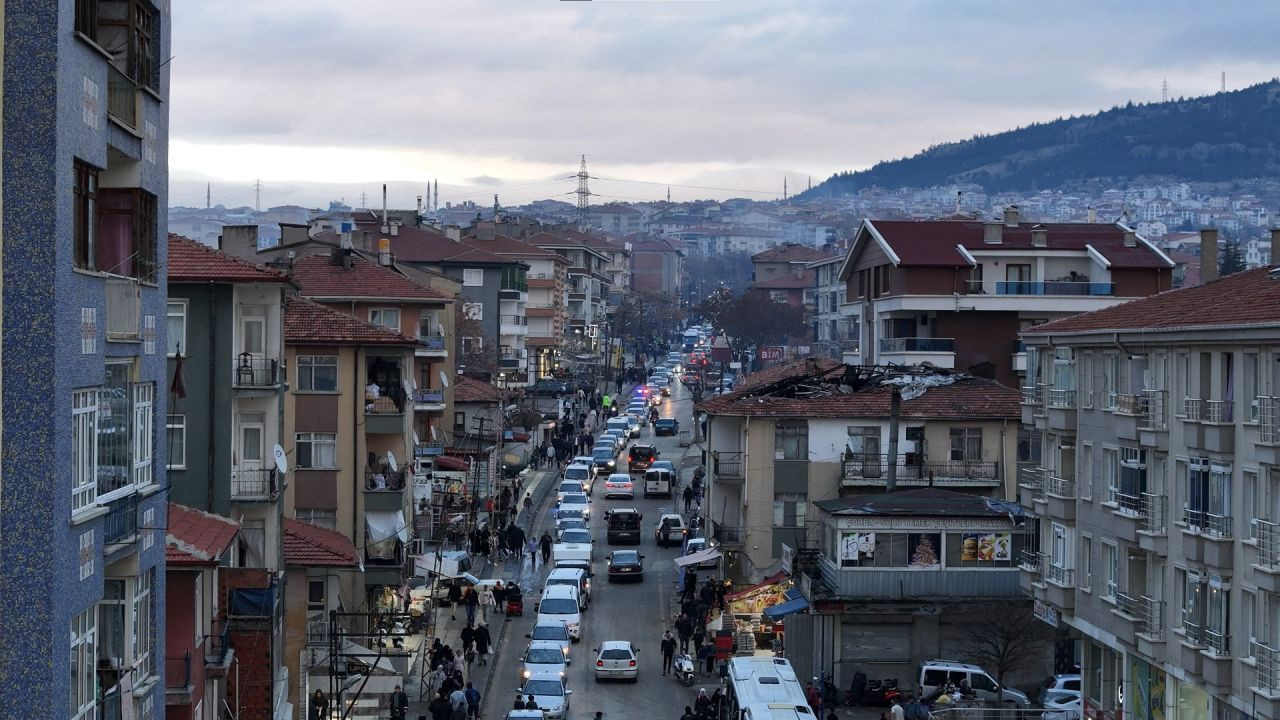 Ankara'da Suriyelilerden Esed Rejiminin Sonuna Coşkulu Kutlama - Sayfa 1