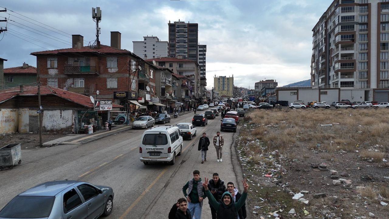 Ankara'da Suriyelilerden Esed Rejiminin Sonuna Coşkulu Kutlama - Sayfa 2