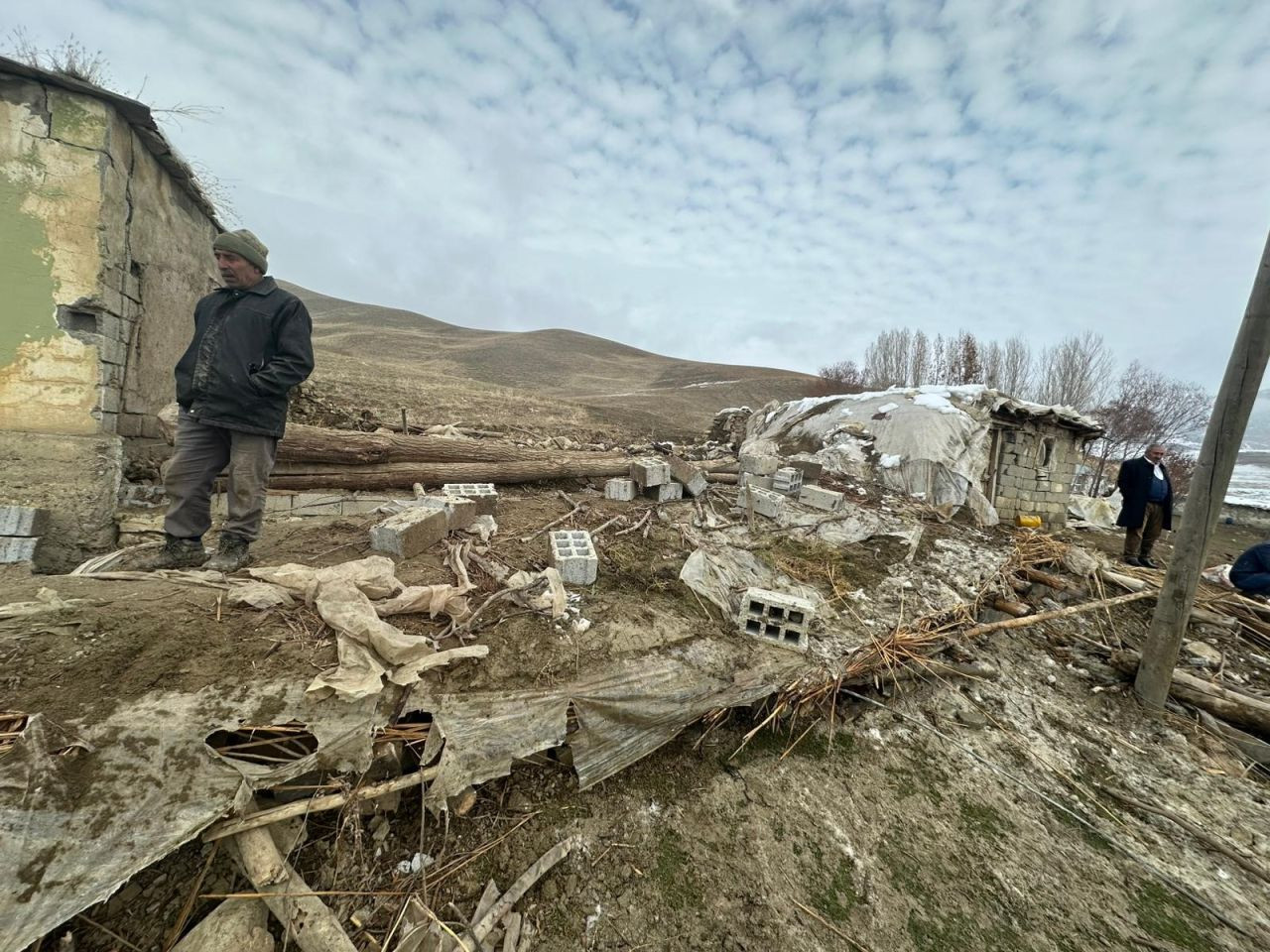 Muş’ta Ahır Çöktü: 30 Küçükbaş Hayvan Telef Oldu - Sayfa 2