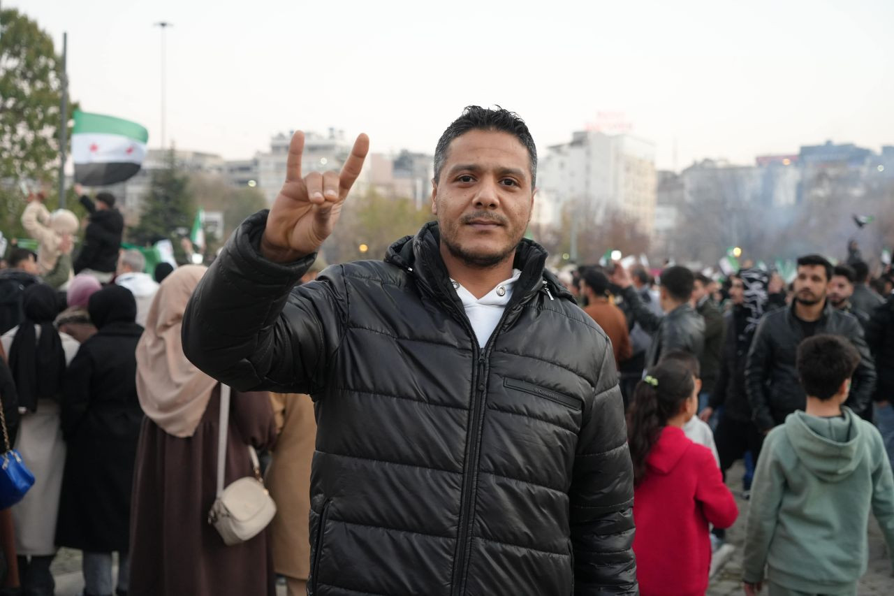 Gaziantep’te Suriyeliler Esad Rejiminin Çöküşünü Coşkuyla Kutladı - Sayfa 8