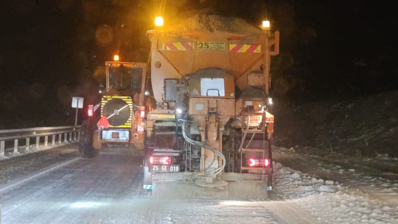 Aşkale'de Yoğun Kar Yağışı Ulaşımı Olumsuz Etkiledi - Sayfa 6