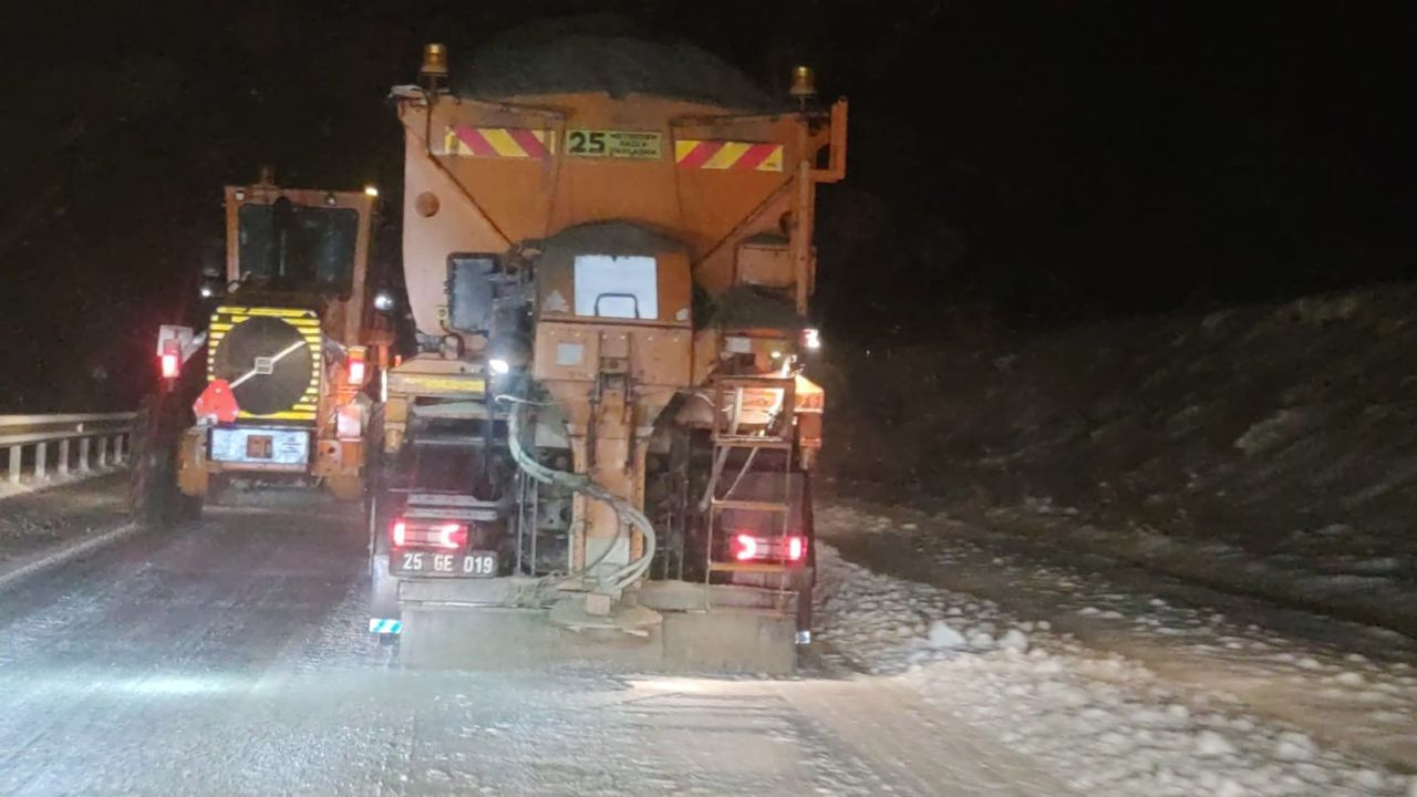 Aşkale'de Yoğun Kar Yağışı Ulaşımı Olumsuz Etkiledi - Sayfa 7