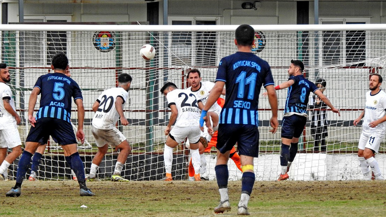 Çeşme Belediyespor, Kuyucakspor'a 4-1 Yenildi: Kötü Gidişat Sürüyor