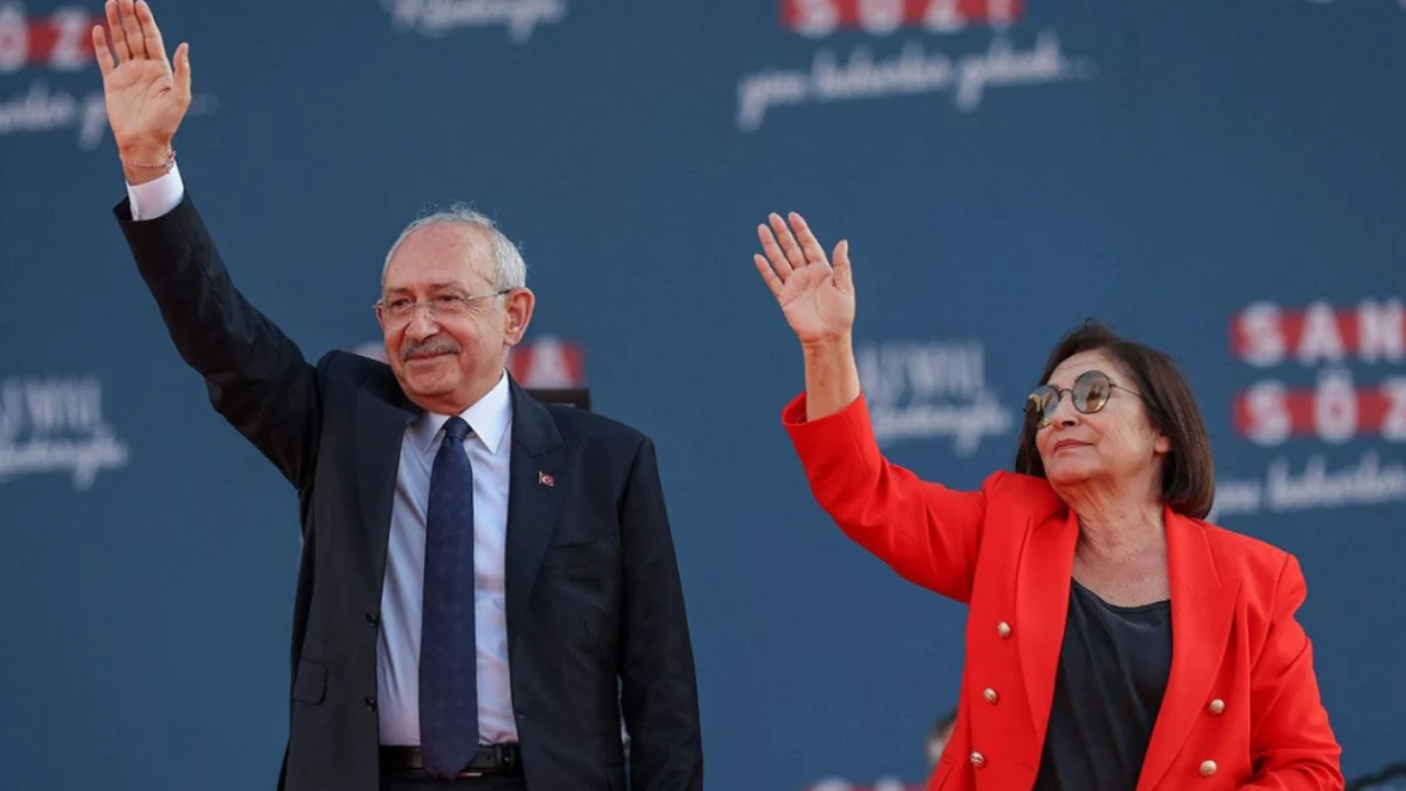 Kemal Kılıçdaroğlu ve Eşi Trafik Kazası Geçirdi