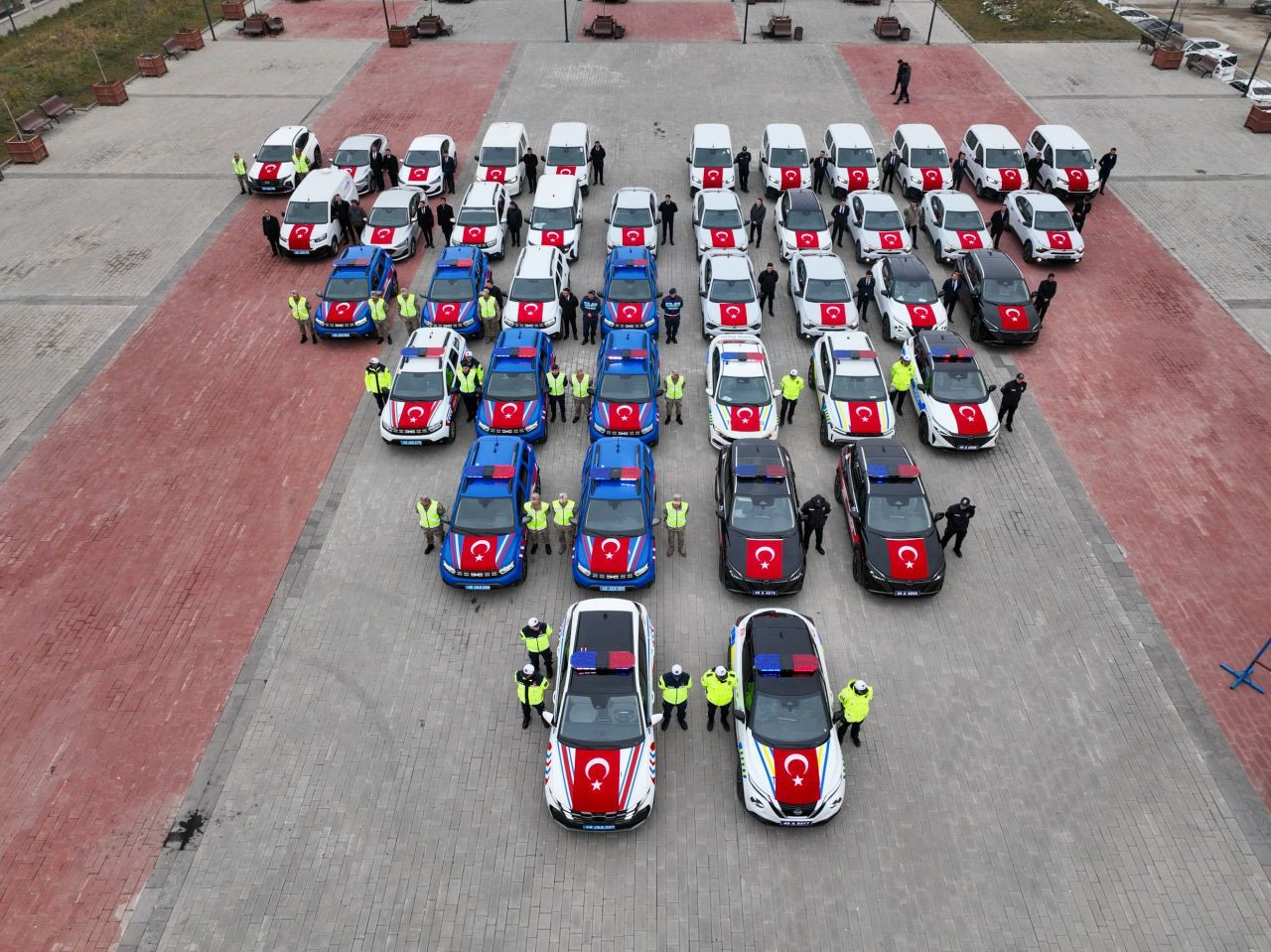 Muş’ta Emniyet ve Jandarmaya 41 Yeni Araç Teslim Edildi - Sayfa 1
