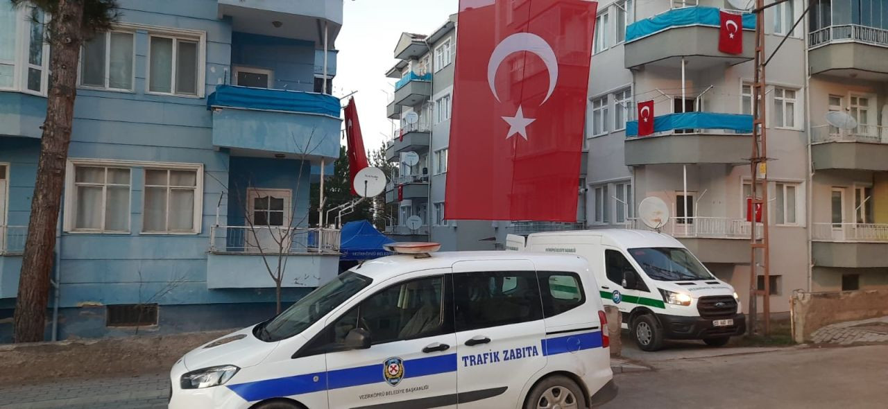 Şehit Olan Teğmen Tunahan Dağlı'nın Baba Evine Türk Bayrağı Asıldı - Sayfa 2