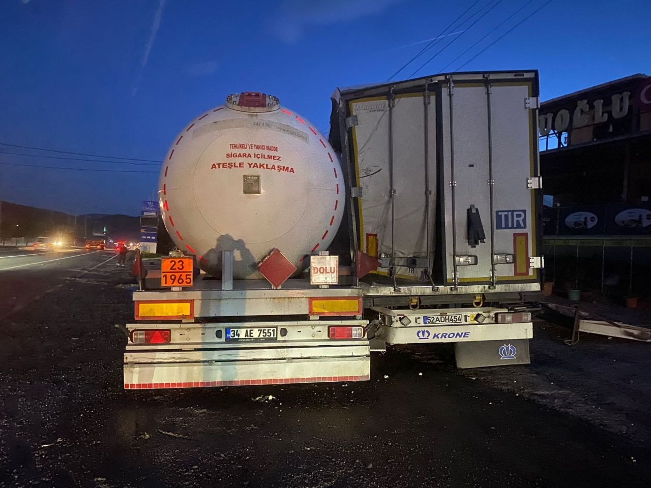 Samsun’da LPG Yüklü Tanker Tıra Çarptı: Facianın Eşiğinden Dönüldü - Sayfa 4