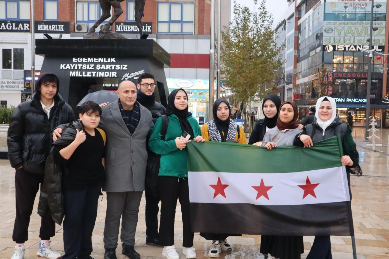 Çerkezköy'de Suriyeliler Baas Rejiminin Sonunu Kutladı - Sayfa 1