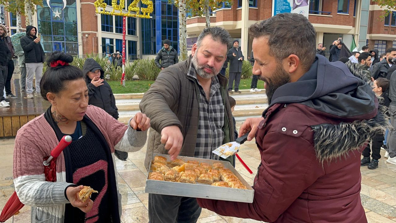 Çerkezköy'de Suriyeliler Baas Rejiminin Sonunu Kutladı - Sayfa 4