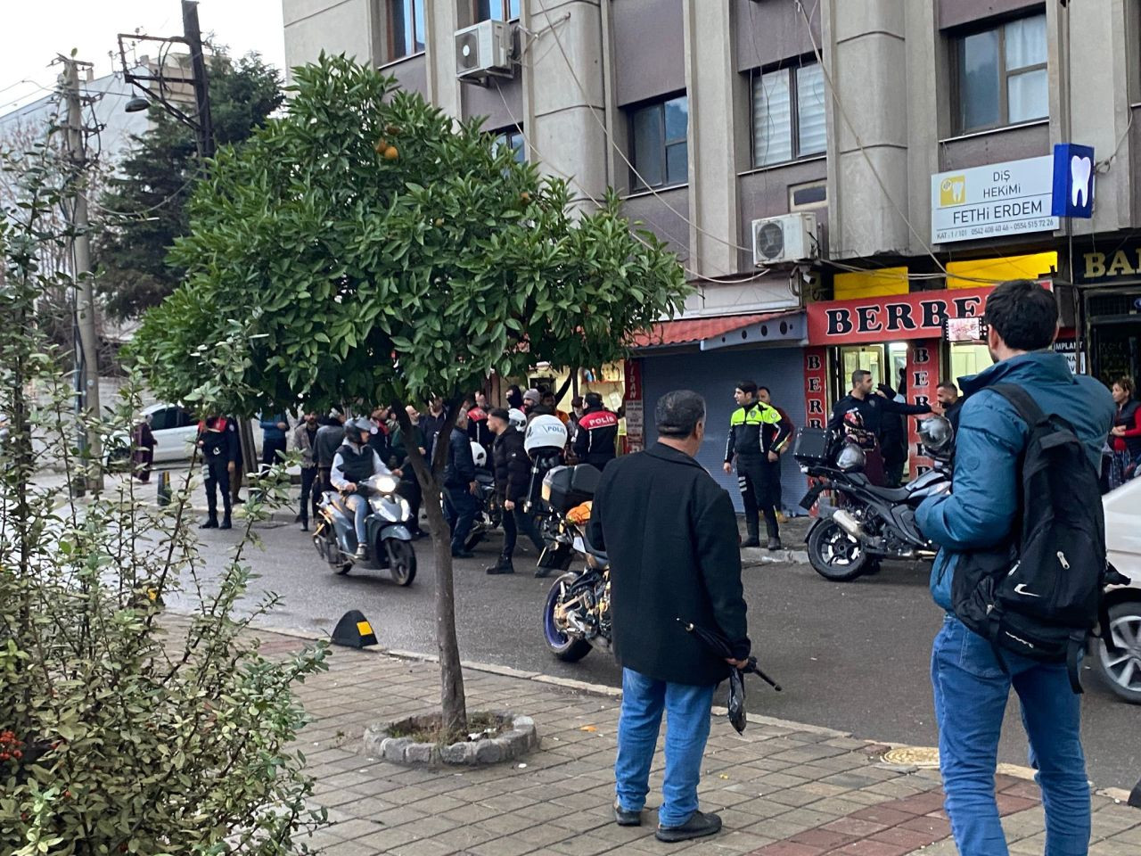 İzmir'de Berber Dükkanında Kanlı Hesaplaşma: Üvey Oğul Dehşeti - Sayfa 3