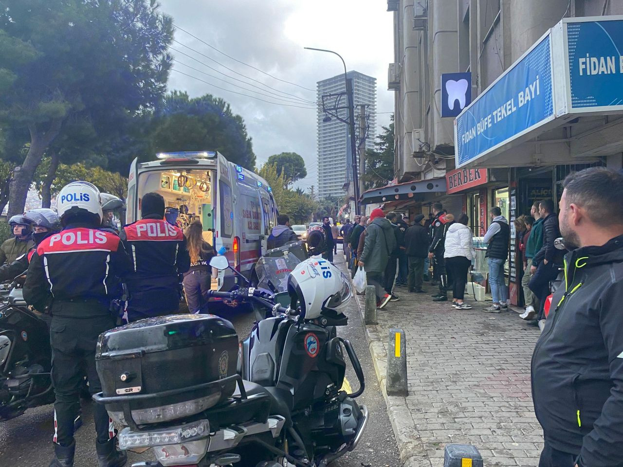 İzmir'de Berber Dükkanında Kanlı Hesaplaşma: Üvey Oğul Dehşeti - Sayfa 2